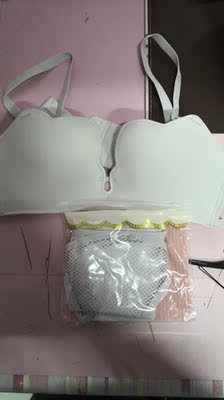 第二次买这一件，无语中&hellip;&hellip;第一件被我染色了，还没穿几次就又买了这一件，挺不错的，舒服好看