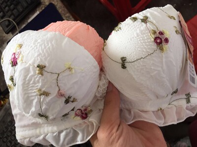 粉色的颜色看起来还不错，穿着也还可以，布料比我想象中的好，还会回购的