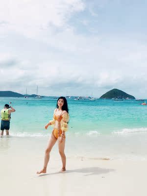 特别显身材泳衣  在普吉岛没有撞衫