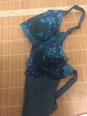 穿茜施尔几年了，内衣都是茜施尔。这款非常漂亮，很适合我，所以又决定入手粉红色。