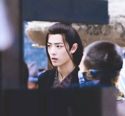 可能是我用的方法不对吧,脱的不是很干净 “人烧成了灰,成分就跟磷灰石差不多,并没有什么值得敬畏的,为什么我们要把它当回事?为什么每年头尾都有个年节作为始终,为什么勾搭别人上床之前先得有个告白和压马路的过程?为什么合法同居除了有张证之外,还得邀请亲朋好友来做一个什么用也没有的仪式?因为生死、光阴、离合,都有人赋予它们意义,这玩意看不见摸不着,也不知有什么用,可是你我和一堆化学成分的区别,就在于这一点‘意义’。” 可能是我用的方法不对吧,脱的不是很干净 “人烧成了灰,成分就跟磷灰石差不多,并没有什么值得敬畏的,为什么我们要把它当回事?为什么每年头尾都有个年节作为始终,为什么勾搭别人上床之前先得有个告白和压马路的过程?为什么合法同居除了有张证之外,还得邀请亲朋好友来做一个什么用也没有的仪式?因为生死、光阴、离合,都有人赋予它们意义,这玩意看不见摸不着,也不知有什么用,可是你我和一堆化学成分的区别,就在于这一点‘意义’。”