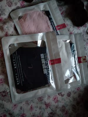 挺好的，是棉的，蛮喜欢，很方便，哈哈哈，穿好了再来，性感哦