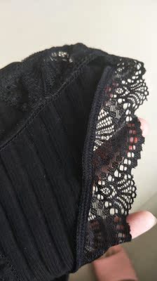 内裤的弹性很大，面料很柔软亲肤 样式也好看 关键是 穿着很舒服 很满意