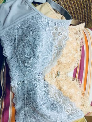 因为本宝宝很懒，收到的东西好，自然给好评，但是每次写好多好多字有点费劲的，所以特地先写了这样一个评论。客观来说，买了东西就想赶快收到货，这家店铺的发货速度还是可以的。^_^其次，客服回答的态度也比较耐心，毕竟，现在好的服务会给这个店铺加印象分的，希望售后服务也能跟售前保持一致。^_^然后，说说买的东西吧，性价比也还行，在我的期望范围内。如果本宝宝对这件东西的质量严重抵触，极其不喜欢的话，肯定会非常非常愤怒💢。最后总结一下: 这个东西综合各方面考量，还是入手的。