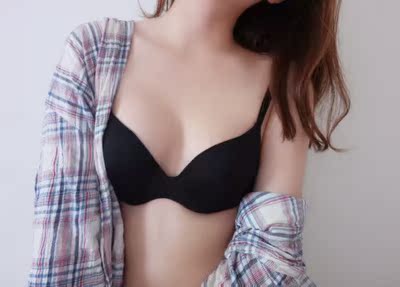 内衣很满意，大小合适，很美丽的衣衣，质量也很棒的，稀饭