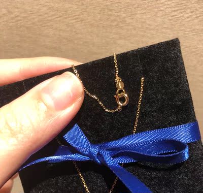 戴过一段时间感觉自己萌萌哒，确实好看，特地拍的拍的照片。喜欢的小伙伴可以买啦！