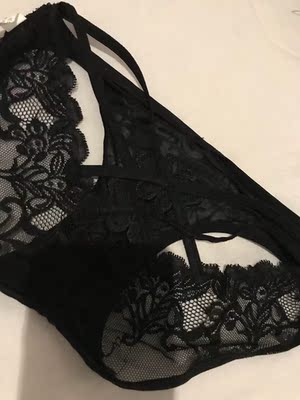 怎么说呢 一分钱一分货吧 情趣是有了 就是这内裤实在是太小了 50kg 不到的女友穿上竟然显得格外小 甚至蹩脚