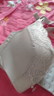 质量还可以，但是设计不合理，本人两米宽的肩膀，竟然带子还会一个劲儿要跑下来，其他穿其他家的内衣没有过这种情况。供参考。