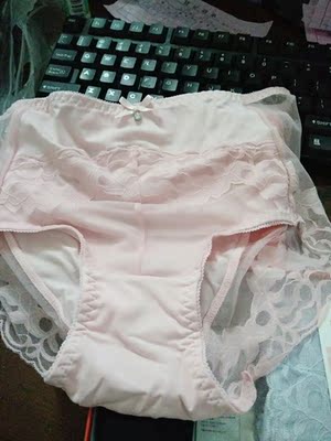 挺好的 开始自己拍错了 客服立即给解决 喜欢 软软的 质量很好