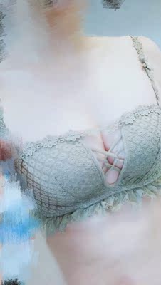 颜色如图片色,与描述一致,很好看,清新的绿色,穿着合适,设计很性感,面料也舒服,好评。 颜色如图片色,与描述一致,很好看,清新的绿色,穿着合适,设计很性感,面料也舒服,好评。