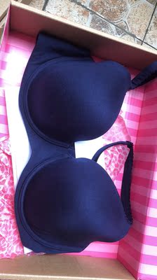 买了两个送老婆，一个全杯一个3/4杯，发错货还怪我扯了标签，不给换！我老婆在家收货不知道我买了不同款扯了标签，已告知客服不能换就算了，反复折腾拍照什么的最后告知不行！不想脏口，一开始我就告知了扯了标签还洗了不能换我理解了，结果折腾一大圈...客服你是闲的还是我闲的？