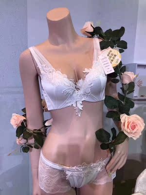 内衣不错哦，喜欢蛮久了。就是瘦了后胸部也变小了，难过。但是内衣还算好看，尤其图片的新款，好喜欢。内衣不错哦，喜欢蛮久了。就是瘦了后胸部也变小了，难过。但是内衣还算好看，尤其图片的新款，好喜欢。内衣不错哦，喜欢蛮久了。就是瘦了后胸部也变小了，难过。但是内衣还算好看，尤其图片的新款，好喜欢。