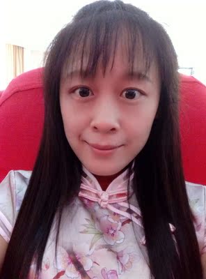 上身效果很棒  特别喜欢 记得那时年少 云淡风清正好 你说桃花开的正闹 落叶该多寂寥 我看你悲伤藏满嘴角 原来你已长发及腰 如今再不年少 云淡风清成谣 你说叶已落地成牢 桃花何日生姣 我看你冷漠溢出眼角 原来长发早已夭夭 谁的年少，梦里成花落多少