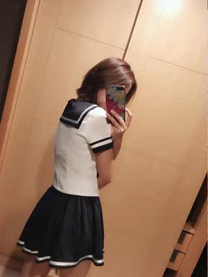 特别喜欢这款裙子，穿着很显条，有气质，选的颜色我也很喜欢，火辣的我配上火辣的裙子没谁了！超级棒