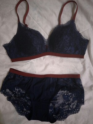 挺舒适的，底围71胸围84，70c穿着刚好。底围哪里稍微有一点勒，聚拢效果很好