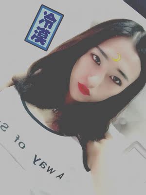 好看好看.就是内搭有点短有点透 .外套完全不会热 好看好看.就是内搭有点短有点透 .外套完全不会热