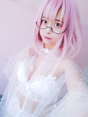 特别美有腰身，聚拢效果一级棒，少女心满溢啦~蕾丝很柔软，穿起来又很像新娘的感觉，美极了，非常喜欢~~