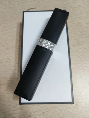 不静音但是这款方便小巧外观漂亮。使用面积比较小但是不会疼。有点费时间但是安全系数满满。电池处非常难开但是紧点才不会轻易进水，98不是充电的有点小贵了但是头部使用的是比较好的材质所以也是物有所值。最后献上我手毛粗壮手也粗壮的手臂给大家看效果！可以看出效果是很显著，除毛很干净！！是值得推荐的好物