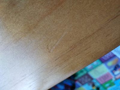 东西其实性价比还行,面是拼接的实木,味道也不大。铁质的桌腿材质应该一般。08号的抓粗肌理很不明显,以至于我以为发错货了。细看桌面发现很多划痕凹痕,非常多,客服说是肌理。如果这些是肌理的话,那向你道歉了!良心评价! 东西其实性价比还行,面是拼接的实木,味道也不大。铁质的桌腿材质应该一般。08号的抓粗肌理很不明显,以至于我以为发错货了。细看桌面发现很多划痕凹痕,非常多,客服说是肌理。如果这些是肌理的话,那向你道歉了!良心评价!