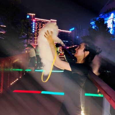 挺喜欢，黑色显瘦，哈哈，长度也刚好，没有穿打底裤，直接出门遛狗了。