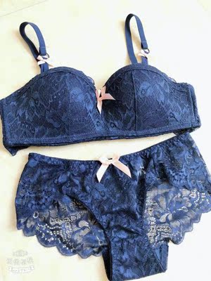 非常开心，样式我最喜欢，款式很聚拢很好看，清洗以后没有变形 也没掉色 可见质量不错 完美！太喜欢了！推荐给朋友们。款式很喜欢