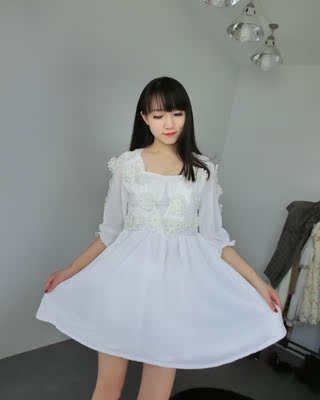 一起买了两件质量都很好，料子也舒服，样式简单，白色雪纺很软，夏天去海边可以穿，这样就不怕晒黑了，棒棒哒