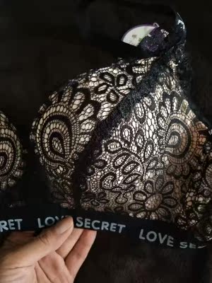 超级喜欢，很好穿。还性感