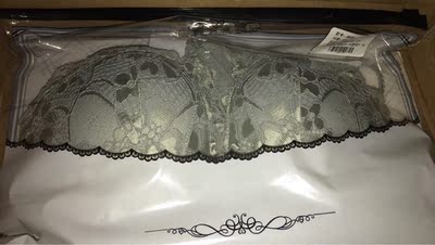 很好看的内衣,包装的也很好,料子很舒适贴身,本来以为聚拢效果可能不是很好,但是特别聚拢,非常值得购买的一款!!! 很好看的内衣,包装的也很好,料子很舒适贴身,本来以为聚拢效果可能不是很好,但是特别聚拢,非常值得购买的一款!!!