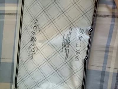 东西收到了，快递很快，包装也很好，面料摸着也很舒服，码数也正好。