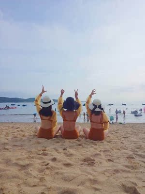 沙滩的亮点，姐妹装，特别漂亮，老板服务态度非常棒，喜欢的不要犹豫，赶紧入手