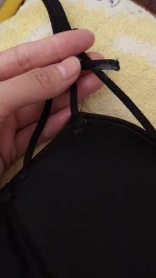 脱线了竟然,买来刚穿,而且我穿改有点大,如果我胖脱线了是我的问题,质量堪忧,无良商家 脱线了竟然,买来刚穿,而且我穿改有点大,如果我胖脱线了是我的问题,质量堪忧,无良商家