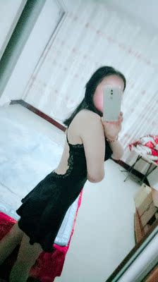 睡衣不错哦，很喜欢，一直想买这款的，不好意思买，终于下决心买了一件，质量很好，滑滑的布料。超级喜欢，不过不能外穿，后悔没买一套的了&hellip;