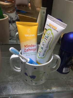 以前在天猫淘宝上买东西，都是系统自动好评，花了有好多好多钱，后来才知道淘宝评论得积分可以涨淘气值时，才知道评论的重要性，所以以后无论买什么东西，我都先把这段话复制粘贴下来，然后再写宝贝评论，没错，评论80个字以上就可以获得50个积分。