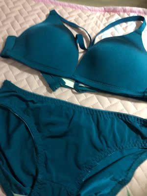 超级超级棒！这次买的内衣很舒服，就喜欢这种无钢圈的内衣，颜色很正！大小合适！大爱！款式舒服