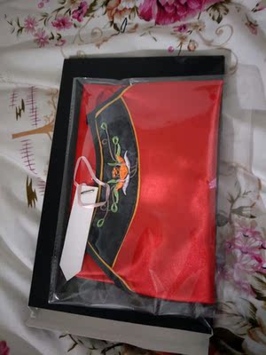 宝贝特别好，我很喜欢，从包装到衣服，都让我惊喜，