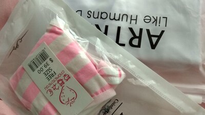 款式好评，稍微有点新出厂面料的气味，虽说洗了晾一下就好，不过还是建议掌柜的装袋前先处理一下气味呗。_(:з」&ang;)_