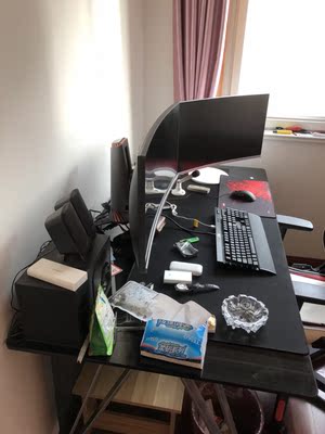 桌子总体非常好,桌脚略带瑕疵,不影响使用,玻璃非常沉,店家服务非常好,唯一不足的是物流的速度,真的是慢。 桌子总体非常好,桌脚略带瑕疵,不影响使用,玻璃非常沉,店家服务非常好,唯一不足的是物流的速度,真的是慢。