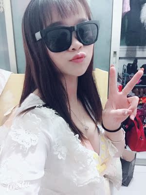 雪纺纱的 布料很好 还有拉链设计很贴心