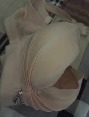 第三次买了，穿着很舒服，这价格值了，主要是好穿。