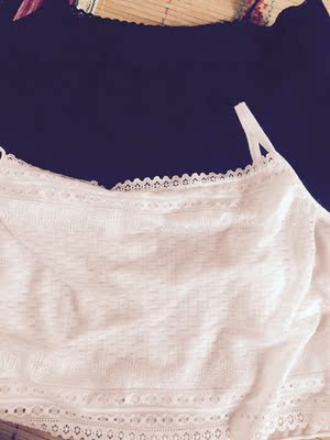 裹胸质量很好，穿着也特别舒服，是内搭的好帮手，非常喜欢