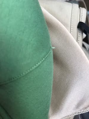 有些瑕疵,懒得换,一如既往的喜欢这个款 有些瑕疵,懒得换,一如既往的喜欢这个款