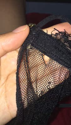 质量真不行，刚外地回来还没穿就有个洞