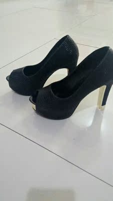 宝贝收到了，大小合适，穿着不累，很满意！