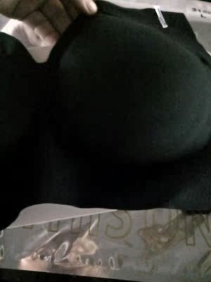 昨天就收到了，都没去拆，今天有空了才打开看看，摸着料子不错，码数是客服推荐的，很合适，罩杯厚度刚好，很适合我，很服帖，弹力也很好，好评吧