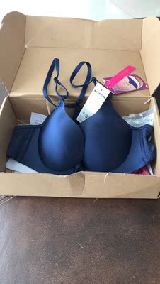 多次回购的宝贝了,首先卖家的发货速度快,一天的工夫就收到了,其次宝贝真的是特别棒,质量好颜色正穿着更是轻盈舒适,无任何束缚感又能有效的固定胸型,关键是肩带的设计特别漂亮,既好看又避免了肩带有可能滑落的尴尬局面,实在是大爱!还会继续支持的,五星好评是必须滴! 多次回购的宝贝了,首先卖家的发货速度快,一天的工夫就收到了,其次宝贝真的是特别棒,质量好颜色正穿着更是轻盈舒适,无任何束缚感又能有效的固定胸型,关键是肩带的设计特别漂亮,既好看又避免了肩带有可能滑落的尴尬局面,实在是大爱!还会继续支持的,五星好评是必须滴!