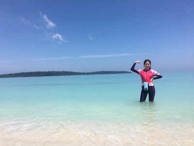 可能是我号买小了，感觉比较压胸。其他还好，也真的是很防晒啦。物流很快，到北京3天就到了。