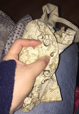 质量非常好没钢圈很聚拢调整型！很喜欢！就是忘记找客服要个加长扣了！我有点胖??