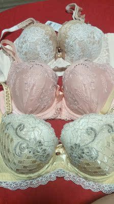 质量很好，第二次购买就一次拿下三套。特价款上身也蛮舒服的，内衣对于女人来说有多少都不嫌多，换着穿呗，本人注重内衣，相对比外衣的款式和件数多很多！