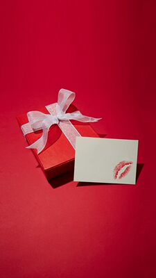 水晶杯，超薄～局部有垫，不怕凸点，很舒适～下次可以考虑80c整体都好～个人觉得做活动时候买性价比更高些～锁定你家啦～～以后的内衣越穿越轻松，抛弃海绵杯！！！