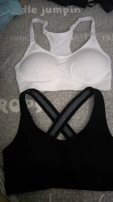 还好吧，就是白色的有点脏！不知道能不能洗掉！